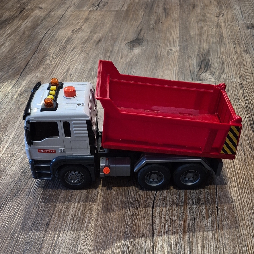 Toy Dump Truck with Flashing Lights And Sounds